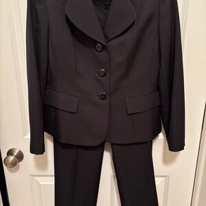 Kasper Women's Black Classic 2 Piece Pant Suite 4 Petite